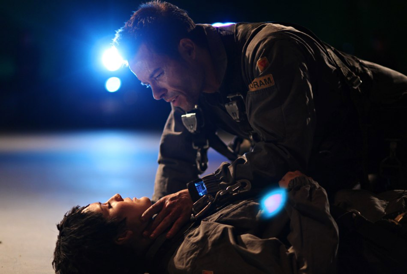 Illustration for article titled New Lockout stills show off the sexy side of the "space prison" movie